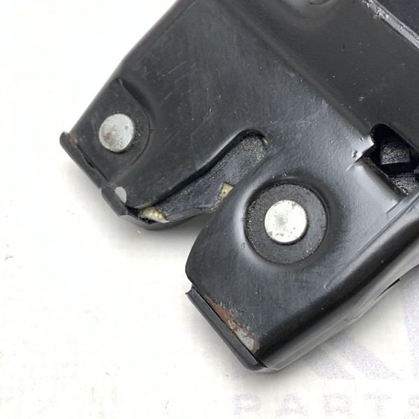 A1717500085 A1717500185 Замок крышки багажника на Mercedes W211 E-Class / W203 C-Clas / C209 CLK A1717500085 A1717500185 Замок крышки багажника на Mercedes W211 E-Class / W203 C-Clas / C209 CLK