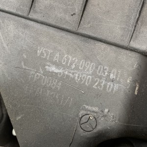 A6120900301 Корпус повітряного фільтра на Мерседес ML-class W163 / C-Class W203 / CLK W209  OM612 2.7 CDI 