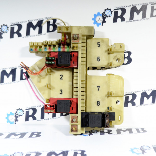 Блок запобіжників у салоні на Мерседес МЛ - ML W 163 A1635450305