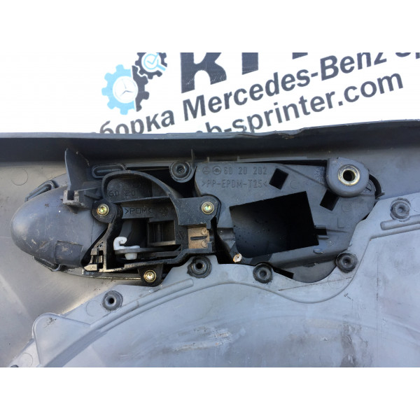 Обшивка передніх лівих дверей (карта) на Mercedes Benz Sprinter (w 903 - 905) A9017201270