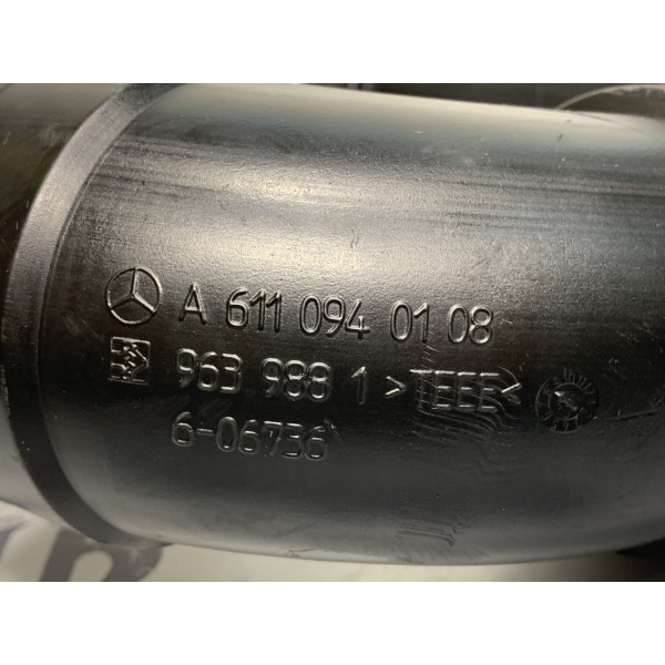 Патрубок (шланг) від повітряного фільтра до турбіни на Мерседес С-class W203 2.2 CDI OM611 А6110940108
