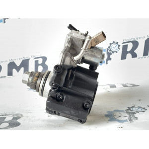Паливний насос високого тиску (ТНВД) на Мерседес Спрінтер W 906 2.2 cdi OM 651 (2009 — 2018) A6510702601
