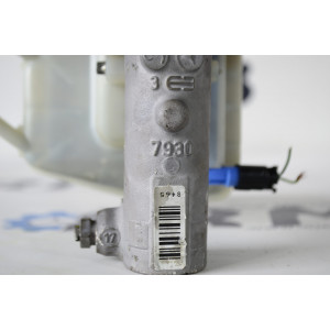 Вакуумный усилитель тормозов в сборе с цилиндром и бачком на Мерседес Спринтер W 906 (2006 — 2018) A9064300908