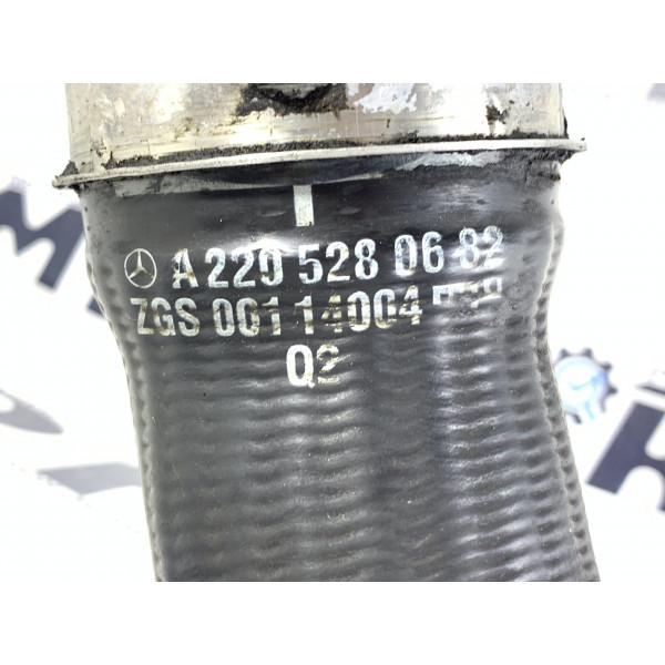 Патрубок (шланг) интеркуллера левый на Мерседес S-class W220 3.2 cdi (1998-2006) А2205280682