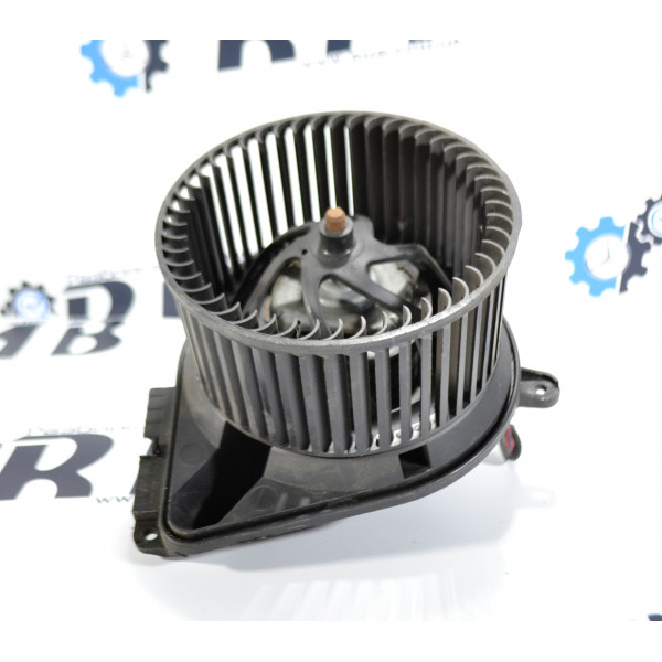 Моторчик печки (мотор вентилятора печки) на Mercedes Sprinter (w 903 — 905) А0008352385