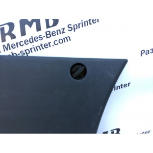 Накладка лівої дверної обшивки на Mercedes Benz Sprinter (w 903 - 905) A9017200248