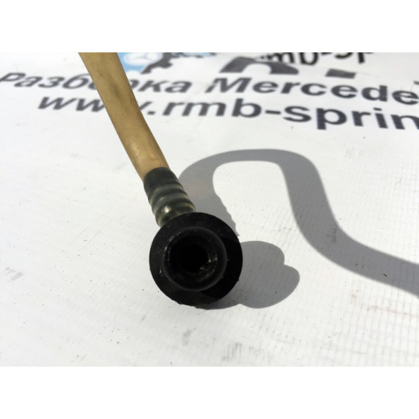 Топливная трубка от насоса к топливной рейке (насос -> клапан) на Mercedes Benz Sprinter 2,2 cdi (ОМ 611) A6110702932