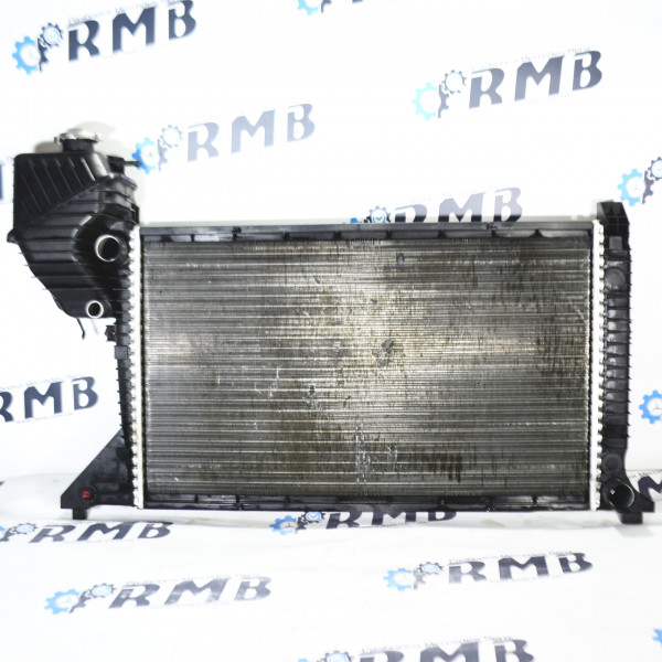 Радиатор охлаждения двигателя (основной) на Mercedes Benz Sprinter 2,2 / 2.7 cdi (ОМ 611 — 612) A9015003500
