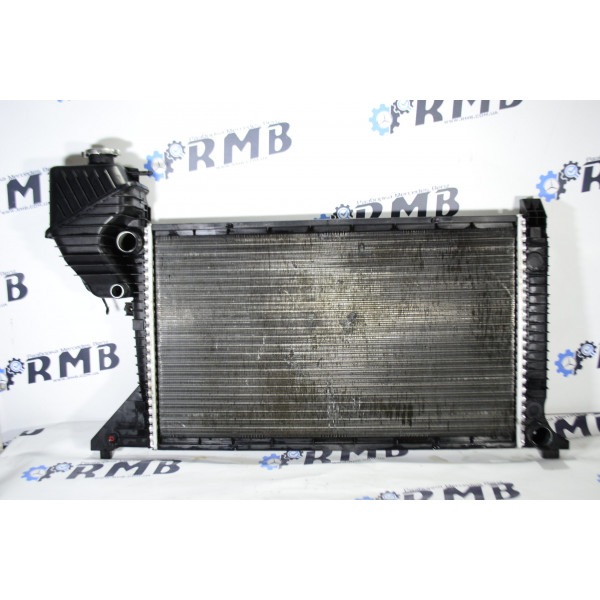 Радиатор охлаждения двигателя (основной) на Mercedes Benz Sprinter 2,2 / 2.7 cdi (ОМ 611 — 612) A9015003500