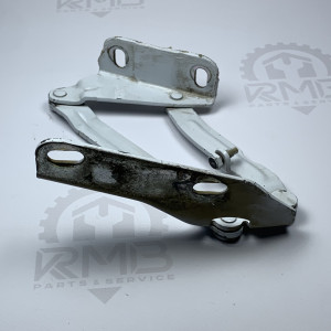 Петля капота, левая на Mercedes Sprinter W 906 9067500021