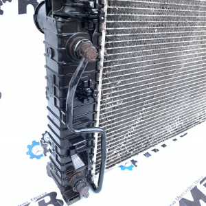 Радиатор охлаждения двигателя на Mercedes E-Class W211 A2115003202