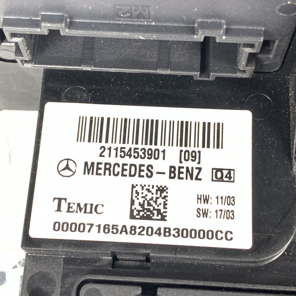 Блок предохранителей SAM передний на Mercedes E-Class W211 А2115453901